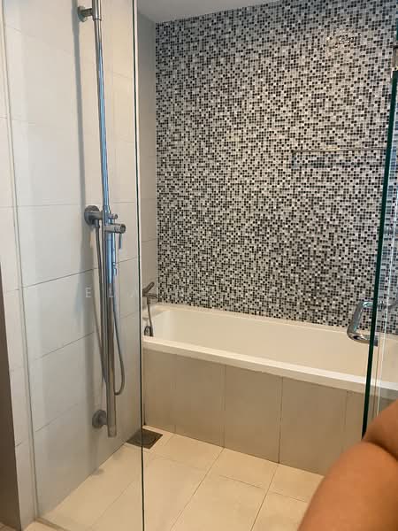 The Rochester Residences, 33 Rochester Drive, 2 Bedrooms, 1,302 sqft, Condominium For Rent, by Elaine Tan, 23622046 - Master Bathroom - PropertyGuru.com.sg