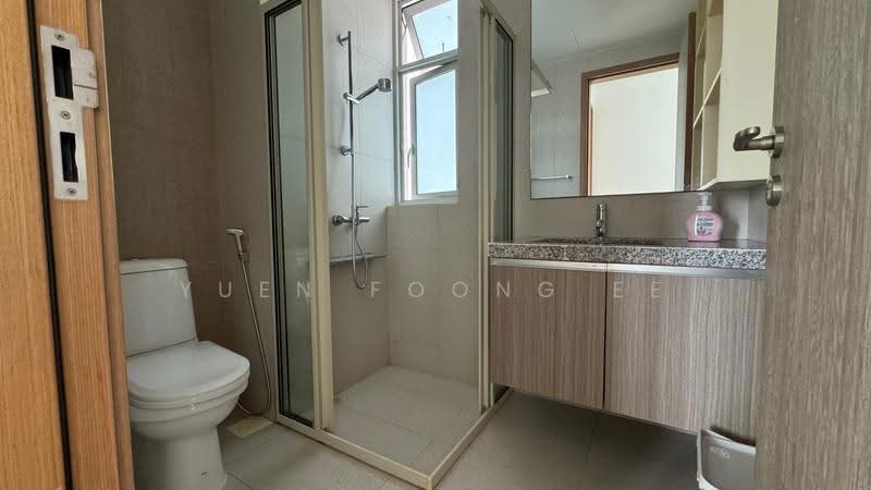 The Metropolitan Condominium, 6 Alexandra View, Alexandra / Commonwealth, 2 Bedrooms, 1,033 sqft, Condominium For Rent, by Yuen Foong Ee, 23626534 - Bathroom - PropertyGuru.com.sg