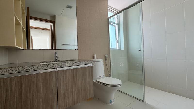 The Metropolitan Condominium, 6 Alexandra View, Alexandra / Commonwealth, 2 Bedrooms, 1,033 sqft, Condominium For Rent, by Yuen Foong Ee, 23626534 - Bathroom - PropertyGuru.com.sg