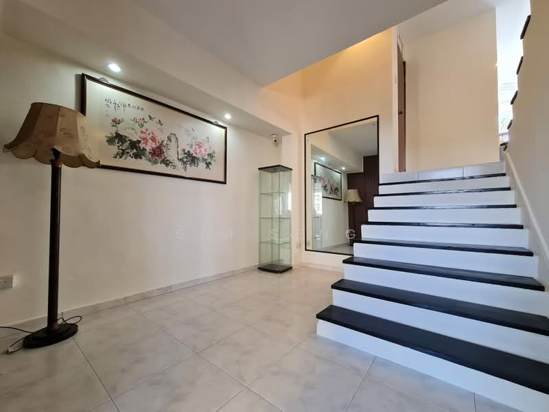 Pandan Valley, 4 Pandan Valley, 4 Bedrooms, 1,700 sqft, Condominium For Rent, by Sim Seng, 23628950 - Spacious Foyer which can fit a couch and table - PropertyGuru.com.sg