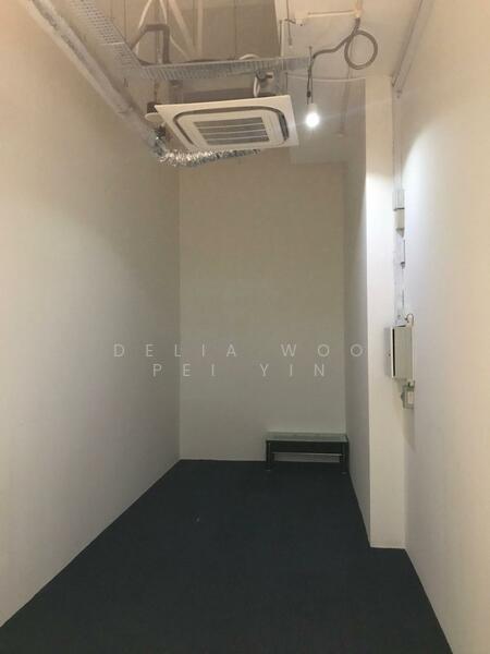 Oxley Tower, 138 Robinson Road, 118 sqft, Mall Shop For Sale, by Delia Woo Pei Yin, 23635938 - CommercialGuru.com.sg