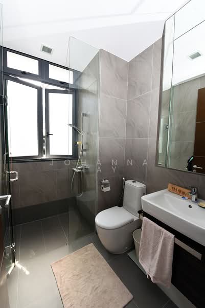 The Foresta @ Mount Faber, 100 Wishart Road, 2 Bedrooms, 1,195 sqft, Condominium For Rent, by Johanna Tay, 23636143 - Common bathroom - PropertyGuru.com.sg