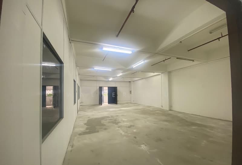Ruby Industrial Complex, 80 Genting Lane, Macpherson / Potong Pasir, 2,289 sqft, Light Industrial (B1) For Rent, by Walter Lau, 23636251 - Main unit area upon entering the unit - CommercialGuru.com.sg