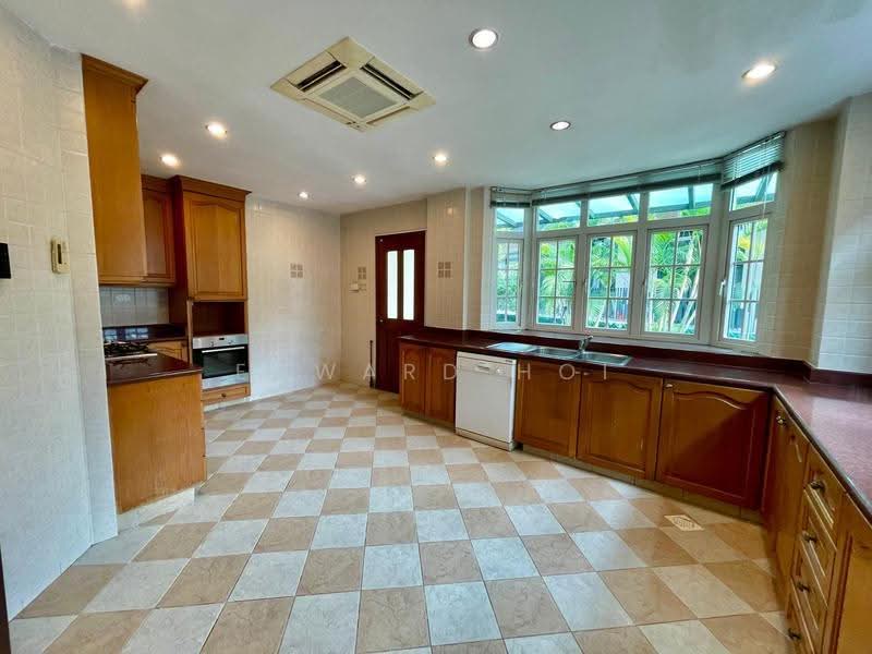 Melrose Drive, Melrose Drive, Macpherson / Potong Pasir, 6 Bedrooms, 4,700 sqft, Detached House For Rent, by Edward Hoi, 23641207 - Kitchen - PropertyGuru.com.sg