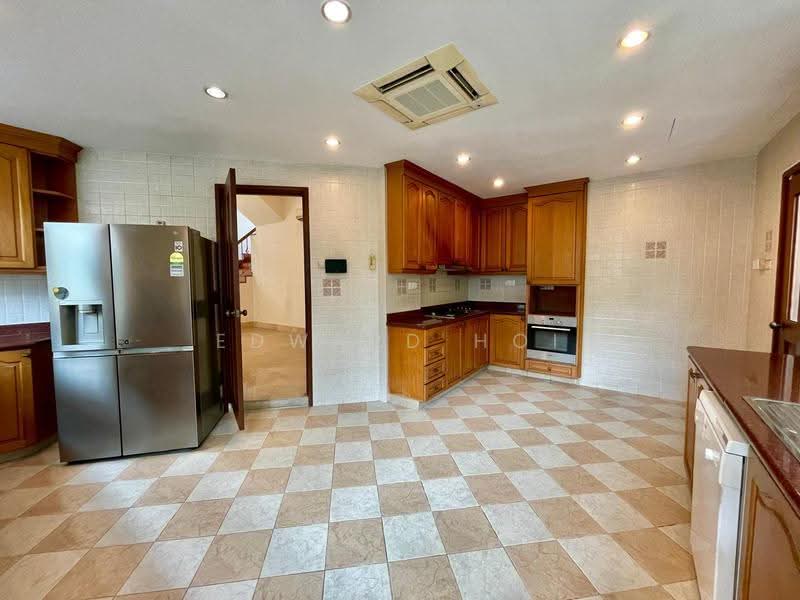 Melrose Drive, Melrose Drive, Macpherson / Potong Pasir, 6 Bedrooms, 4,700 sqft, Detached House For Rent, by Edward Hoi, 23641207 - Kitchen - PropertyGuru.com.sg