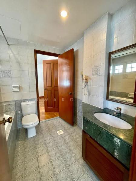 Melrose Drive, Melrose Drive, Macpherson / Potong Pasir, 6 Bedrooms, 4,700 sqft, Detached House For Rent, by Edward Hoi, 23641207 - Bathroom - PropertyGuru.com.sg