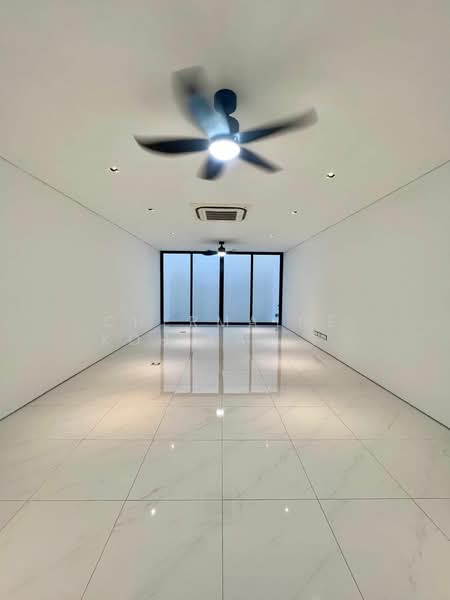 For Rent - Mountbatten Lights