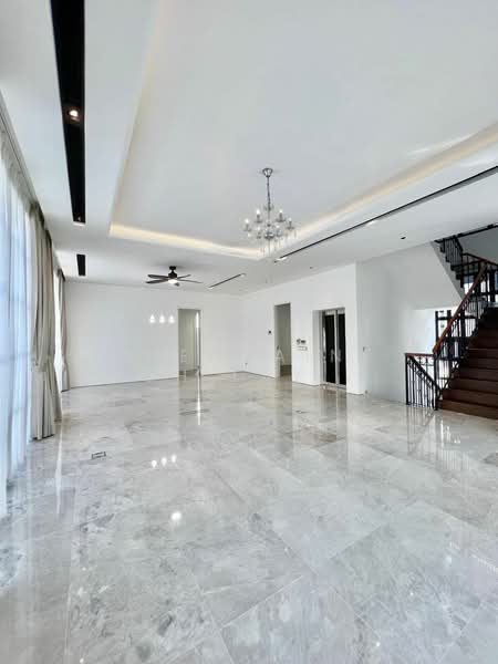 For Rent - Mountbatten Lights