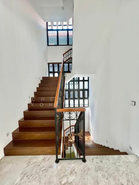 For Rent - Mountbatten Lights