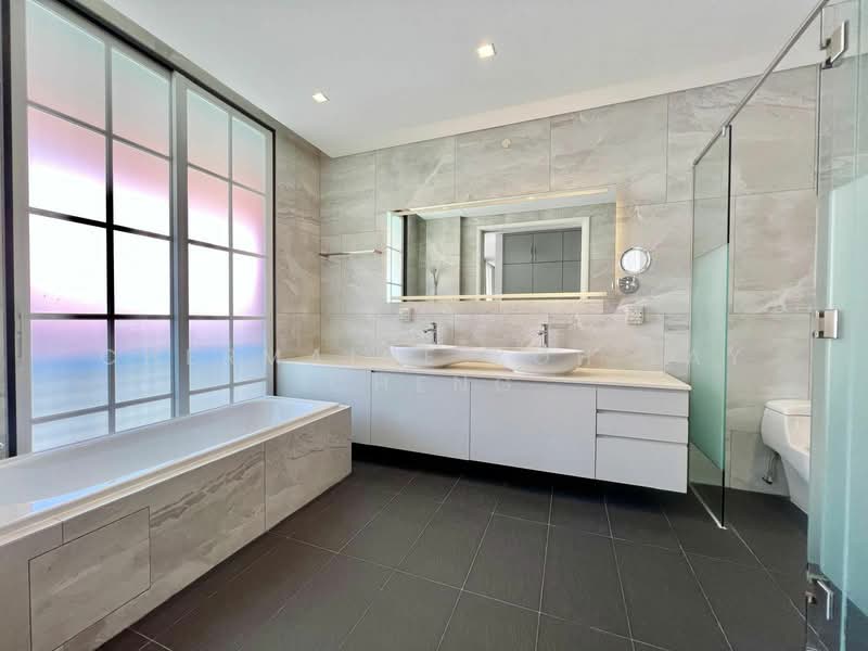 For Rent - Mountbatten Lights