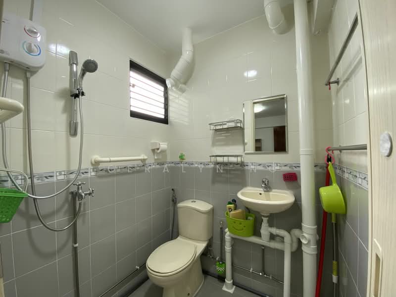 547 Ang Mo Kio Avenue 10, 547 Ang Mo Kio Avenue 10, Room Rental, 172 sqft, HDB Flat For Rent, by Geralyn Ng, 23644059 - PropertyGuru.com.sg