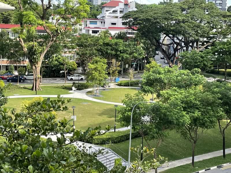 Regency Suites, 36 Kim Tian Road, 1 Bedroom, 1,100 sqft, Condominium For Rent, by Caitlin Tan, 23650816 - Greenery and park view from balcony - PropertyGuru.com.sg