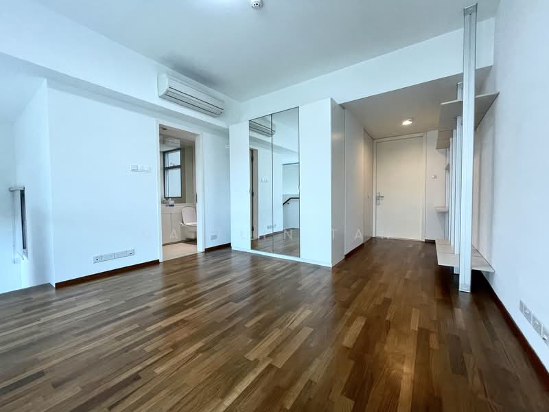 Regency Suites, 36 Kim Tian Road, 1 Bedroom, 1,100 sqft, Condominium For Rent, by Caitlin Tan, 23650816 - Spacious bedroom upstairs - PropertyGuru.com.sg