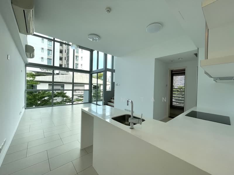 Regency Suites, 36 Kim Tian Road, 1 Bedroom, 1,100 sqft, Condominium For Rent, by Caitlin Tan, 23650816 - Spacious living area - PropertyGuru.com.sg