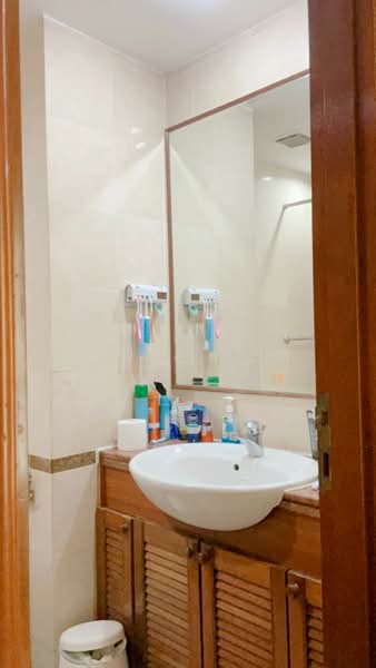 The Oxley, 9 Oxley Rise, Orchard / River Valley, 2 Bedrooms, 743 sqft, Apartment For Rent, by Lydia Kew, 23654835 - Bathroom - PropertyGuru.com.sg