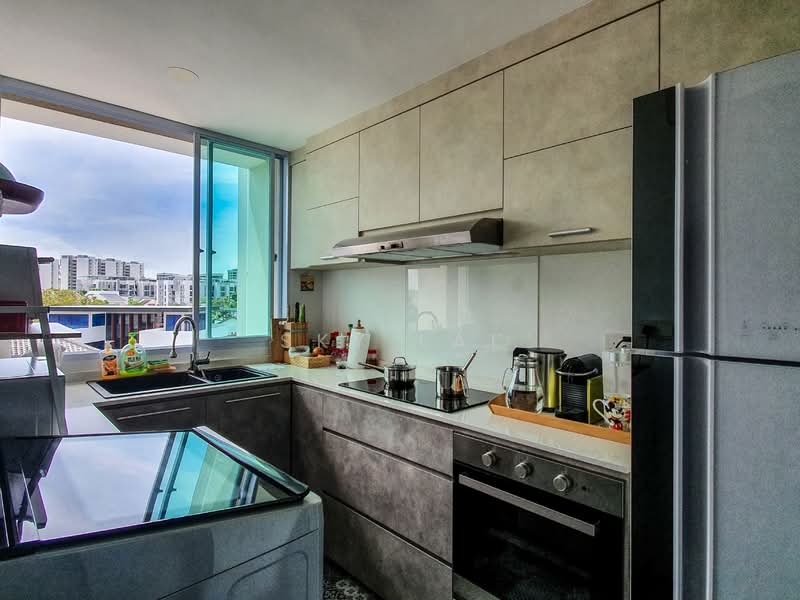 Parry Court, 35 Parry Avenue, 3 Bedrooms, 1,098 sqft, Apartment For Rent, by Sky Lai, 23655188 - Kitchen - great ventilation - PropertyGuru.com.sg