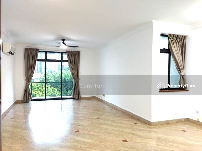 Bright and spacious living room