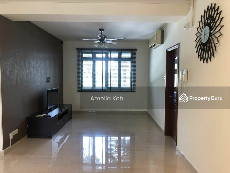 Spacious living room