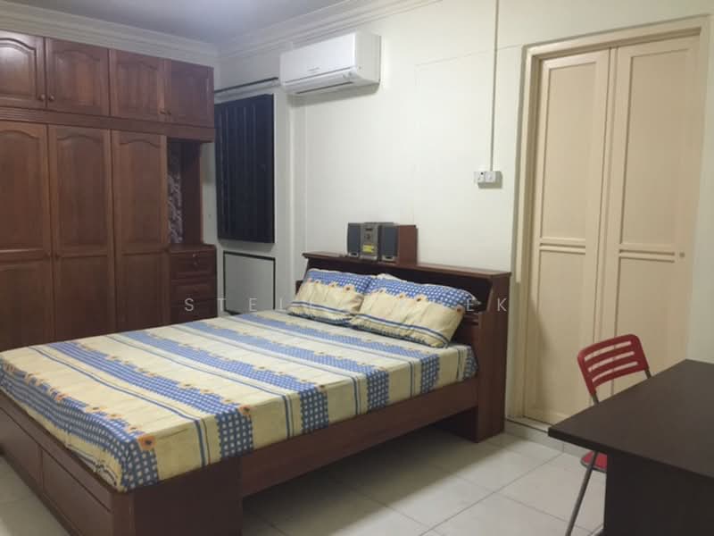 132 Rivervale Street, 132 Rivervale Street, 3 Bedrooms, 1,291 sqft, HDB Flat For Rent, by Stella Kuek, 23659447 - Master Bedroom With Good Aircon - PropertyGuru.com.sg