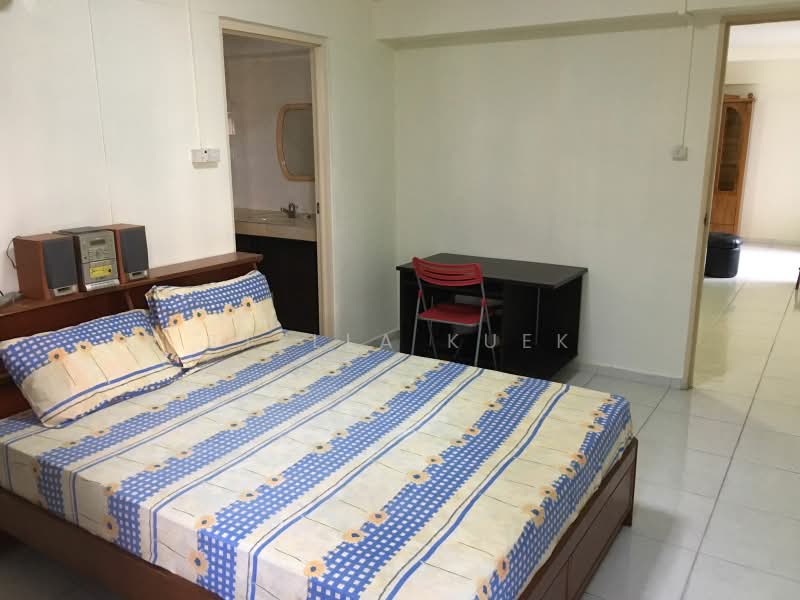 132 Rivervale Street, 132 Rivervale Street, 3 Bedrooms, 1,291 sqft, HDB Flat For Rent, by Stella Kuek, 23659447 - Master Bedroom With Own Bathroom - PropertyGuru.com.sg