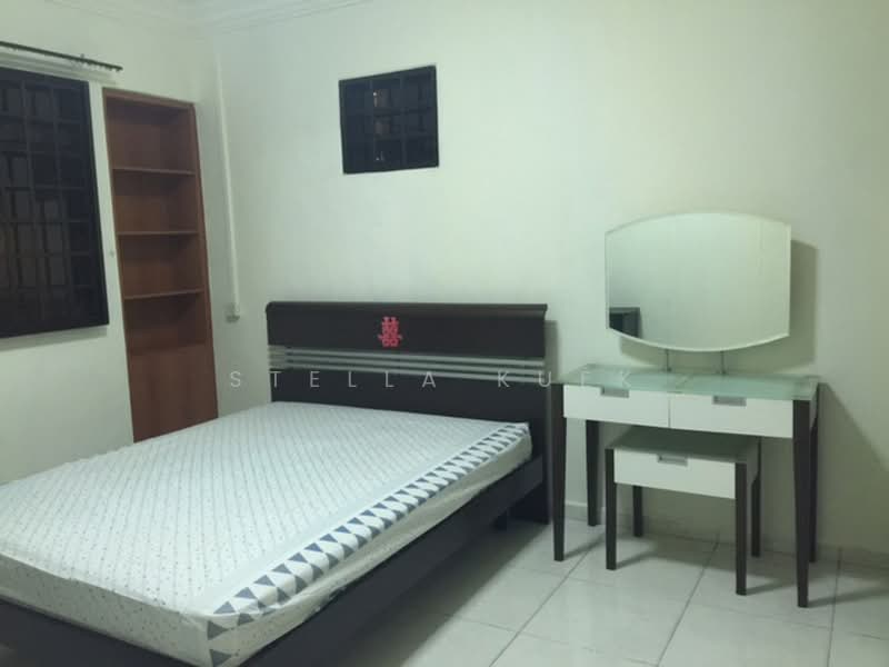 132 Rivervale Street, 132 Rivervale Street, 3 Bedrooms, 1,291 sqft, HDB Flat For Rent, by Stella Kuek, 23659447 - Bedroom 2 - View 1 - PropertyGuru.com.sg