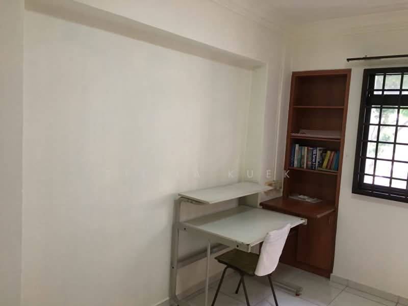 132 Rivervale Street, 132 Rivervale Street, 3 Bedrooms, 1,291 sqft, HDB Flat For Rent, by Stella Kuek, 23659447 - Bedroom 3 - View 2 - PropertyGuru.com.sg