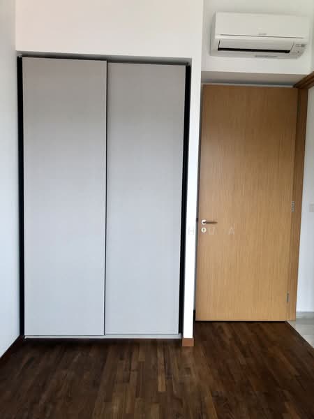 The Verandah Residences, 231 Pasir Panjang Road, 2 Bedrooms, 710 sqft, Condominium For Rent, by Andy Chua, 23670663 - High ceiling master room - PropertyGuru.com.sg