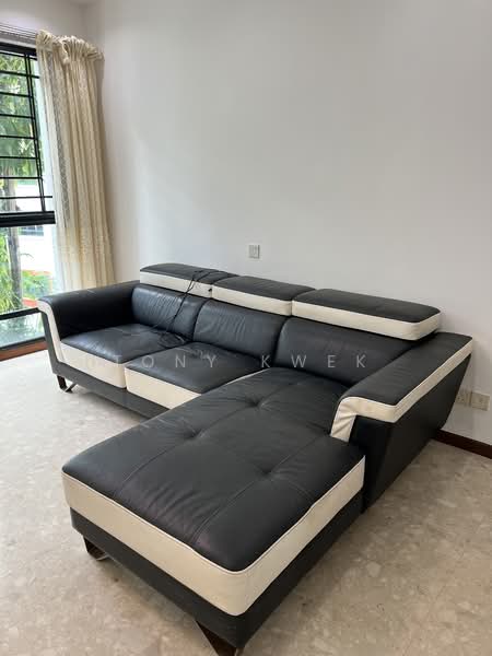 Woodsvale, 9 Woodlands Drive 72, 3 Bedrooms, 1,227 sqft, Condominium For Rent, by Tony Kwek, 23673530 - PropertyGuru.com.sg