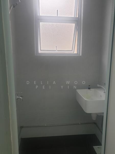 Walk Up Shophouse With Attic Along Amoy Street For Rent!, Amoy Street, 1,000 sqft, Shop / Shophouse For Rent, by Delia Woo Pei Yin, 23676362 - CommercialGuru.com.sg