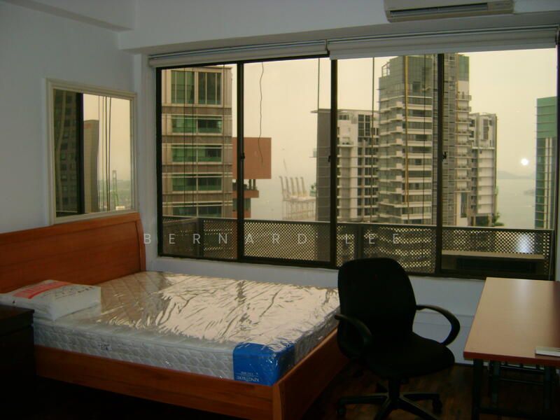 Bedroom with sea view and city view