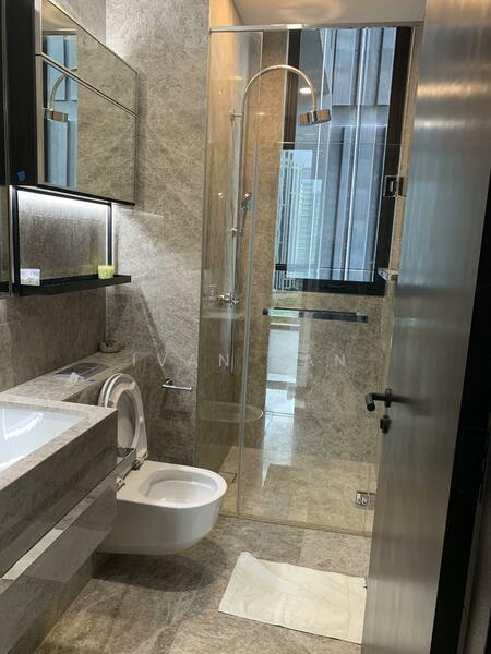 Martin Modern, 8 Martin Place, 2 Bedrooms, 883 sqft, Apartment For Rent, by Ivan Tan, 23678675 - COMMON BATHROOM - PropertyGuru.com.sg