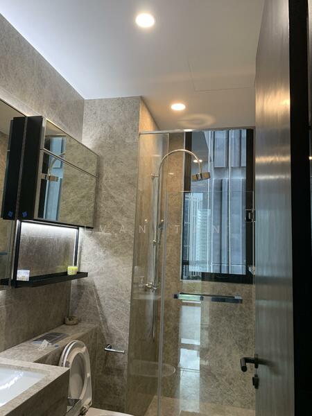 Martin Modern, 8 Martin Place, 2 Bedrooms, 883 sqft, Apartment For Rent, by Ivan Tan, 23678675 - COMMON BATHROOM - PropertyGuru.com.sg