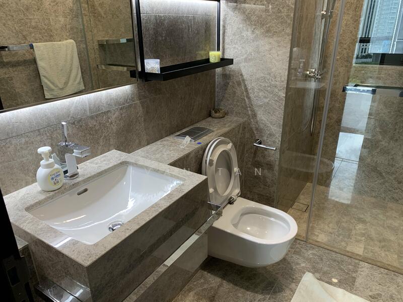 Martin Modern, 8 Martin Place, 2 Bedrooms, 883 sqft, Apartment For Rent, by Ivan Tan, 23678675 - COMMON BATHROOM - PropertyGuru.com.sg