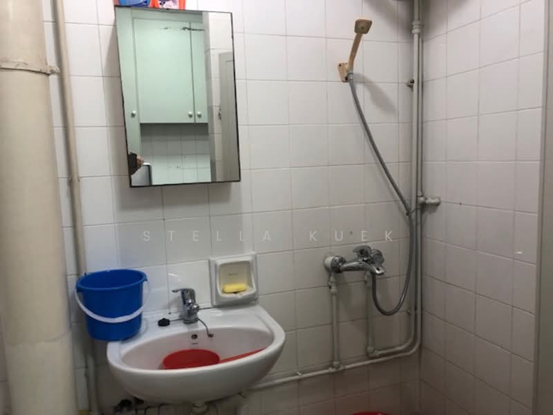 5 Toh Yi Drive, 5 Toh Yi Drive, Room Rental, 120 sqft, HDB Flat For Rent, by Stella Kuek, 23684178 - Common Toilet - PropertyGuru.com.sg