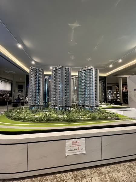 Parc Clematis, 8 Jalan Lempeng, 2 Bedrooms, 721 sqft, Condominium For Sale, by Raymond Giam (严麒敬), 23685460 - PropertyGuru.com.sg