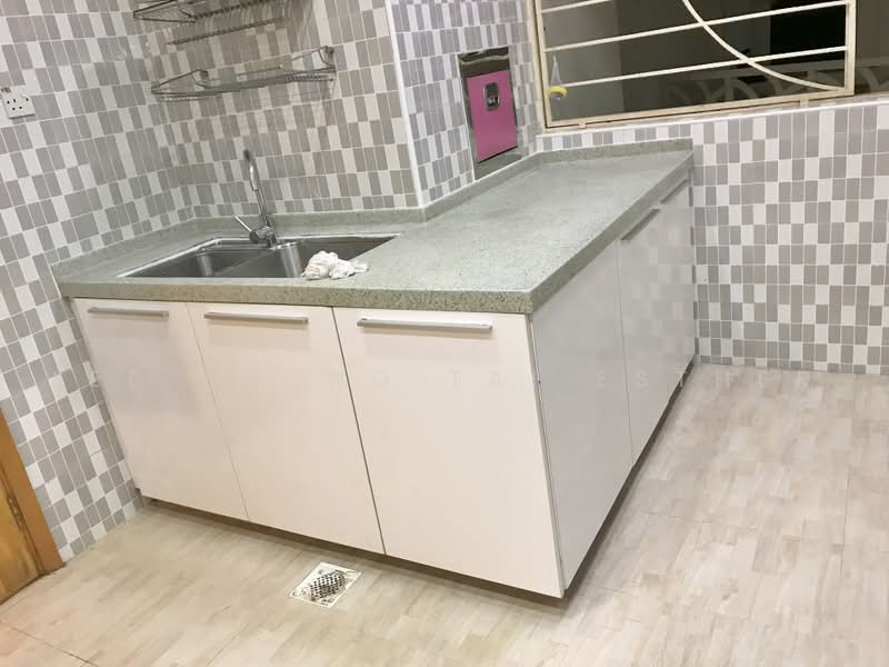 Guilin View, 20 Bukit Batok Street 52, 4 Bedrooms, 1,701 sqft, Condominium For Rent, by Lee Yoong Tai Esther, 23686461 - PropertyGuru.com.sg