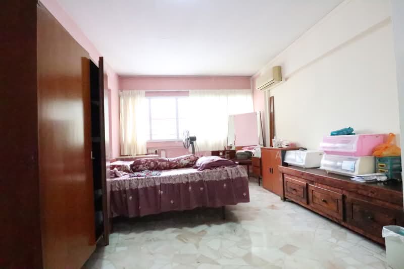 115 Bukit Batok West Avenue 6, 115 Bukit Batok West Avenue 6, 3 Bedrooms, 1,420 sqft, HDB Flat For Rent, by Lawrence Tan, 23687286 - Master Bedroom - PropertyGuru.com.sg