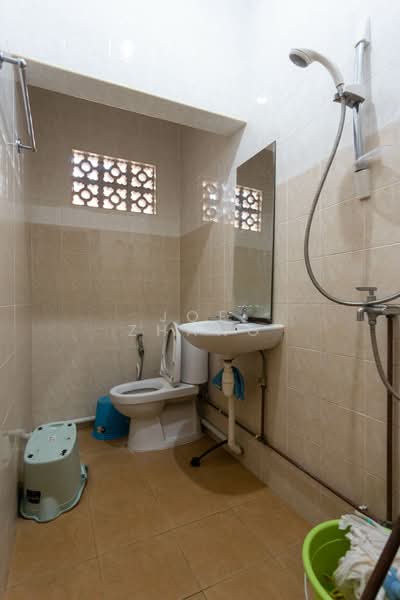 For Rent - 105 Jalan Kembangan