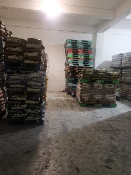 Grd Floor Macpherson High Ceiling Warehouse, Macpherson / Potong Pasir, 3,550 sqft, Warehouse For Rent, by Kamal Ibrahim, 23688738 - High stacking - CommercialGuru.com.sg