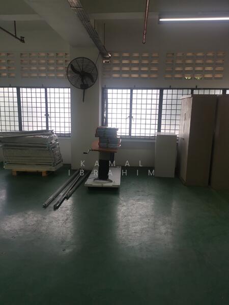 Grd Floor Macpherson High Ceiling Warehouse, Macpherson / Potong Pasir, 3,550 sqft, Warehouse For Rent, by Kamal Ibrahim, 23688738 - CommercialGuru.com.sg