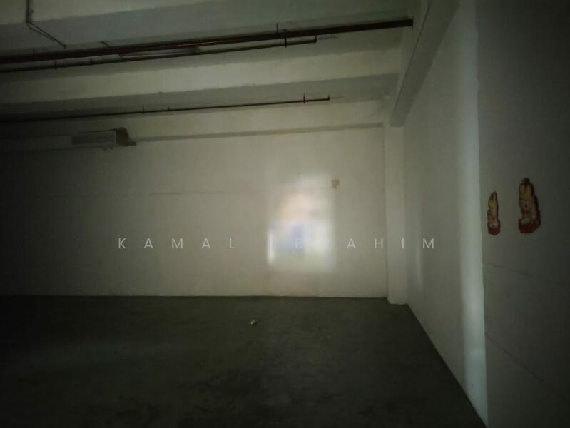 Grd Floor Macpherson High Ceiling Warehouse, Macpherson / Potong Pasir, 3,550 sqft, Warehouse For Rent, by Kamal Ibrahim, 23688738 - CommercialGuru.com.sg