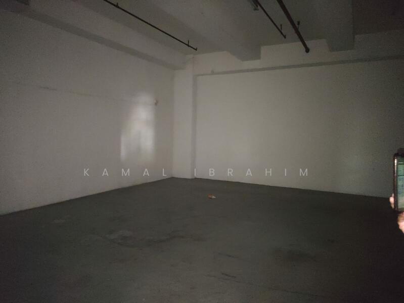 Grd Floor Macpherson High Ceiling Warehouse, Macpherson / Potong Pasir, 3,550 sqft, Warehouse For Rent, by Kamal Ibrahim, 23688738 - CommercialGuru.com.sg