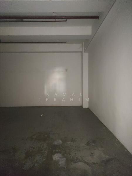 Grd Floor Macpherson High Ceiling Warehouse, Macpherson / Potong Pasir, 3,550 sqft, Warehouse For Rent, by Kamal Ibrahim, 23688738 - CommercialGuru.com.sg