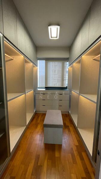 Walking wardrobe