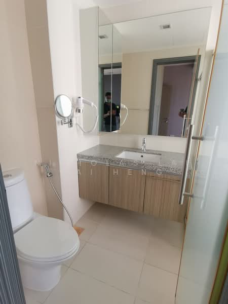The Metropolitan Condominium, 8 Alexandra View, 2 Bedrooms, 1,066 sqft, Condominium For Rent, by Nicholas Lai Wai Heng, 23696250 - PropertyGuru.com.sg