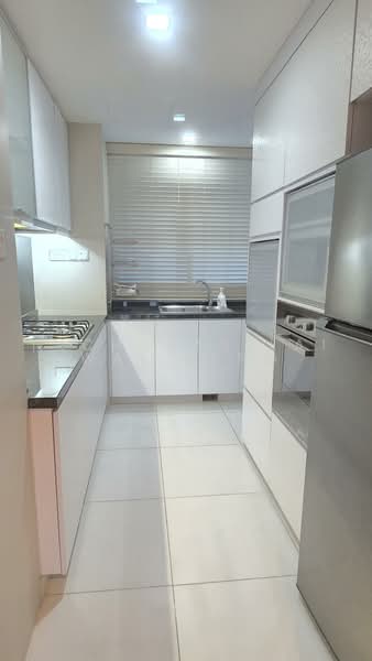 The Metropolitan Condominium, 8 Alexandra View, Alexandra / Commonwealth, 2 Bedrooms, 1,066 sqft, Condominium For Rent, by Nicholas Lai Wai Heng, 23696250 - PropertyGuru.com.sg