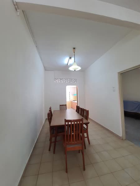 Thomson Garden Estate, , 4 Bedrooms, 2,000 sqft, Terraced House For Rent, by Mylene Neo, 23696712 - PropertyGuru.com.sg