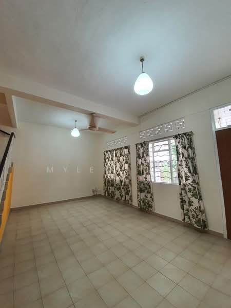 Thomson Garden Estate, , 4 Bedrooms, 2,000 sqft, Terraced House For Rent, by Mylene Neo, 23696712 - PropertyGuru.com.sg