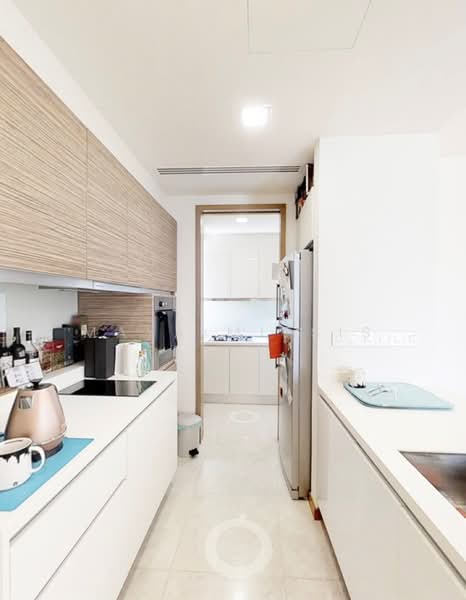Concourse Skyline, 302 Beach Road, Beach Road / Bugis / Rochor, 2 Bedrooms, 1,356 sqft, Condominium For Sale, by Maya Mitsis, 23707753 - PropertyGuru.com.sg