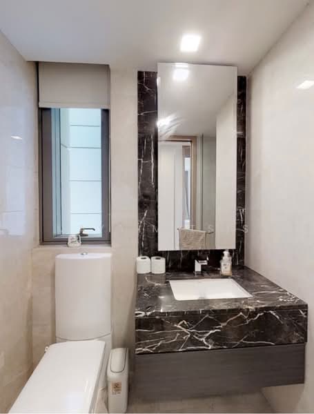 Concourse Skyline, 302 Beach Road, Beach Road / Bugis / Rochor, 2 Bedrooms, 1,356 sqft, Condominium For Sale, by Maya Mitsis, 23707753 - PropertyGuru.com.sg
